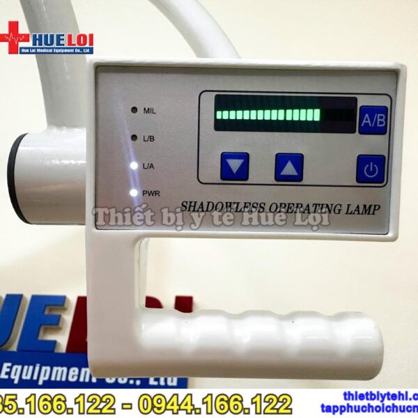 Đèn mổ Halogen chân di động